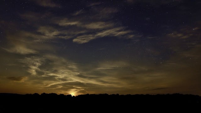 Mondaufgang nach Mitternacht Mondaufgang nach Mitternacht