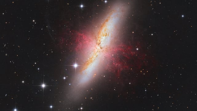 Messier 82 - Zigarrengalaxie Messier 82 - Zigarrengalaxie