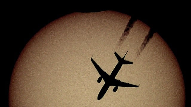 Sonnenfinsternis mit Flugzeug! Sonnenfinsternis mit Flugzeug!