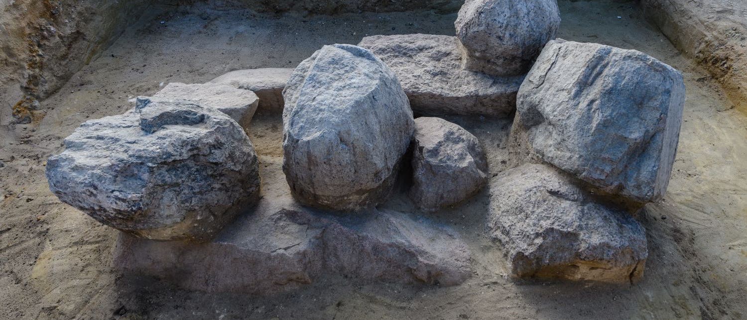 Doppelbestattung mit Steinsetzungen aus Mammendorf Doppelbestattung mit Steinsetzungen aus Mammendorf