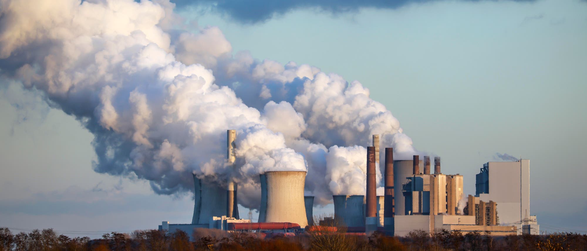 RWE Kraftwerk Neurath am Tagebau Garzweiler RWE Kraftwerk Neurath am Tagebau Garzweiler