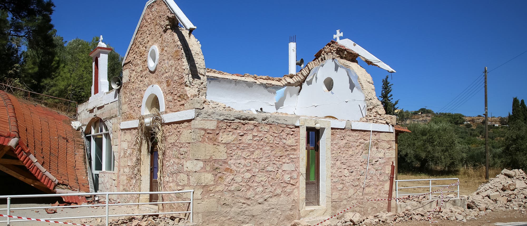 Eingestürzte Kirche auf Kreta nach einem Erdbeben im September 2021.