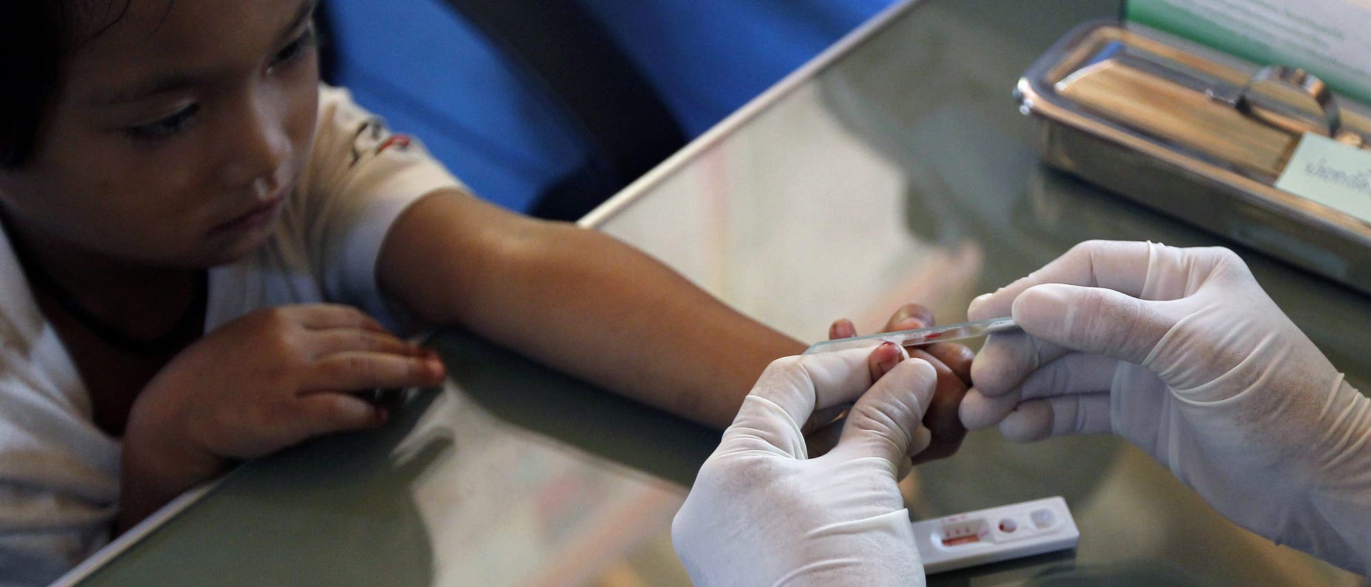 Bluttest auf Malaria bei einem kleinen Kind. Bluttest auf Malaria bei einem kleinen Kind.