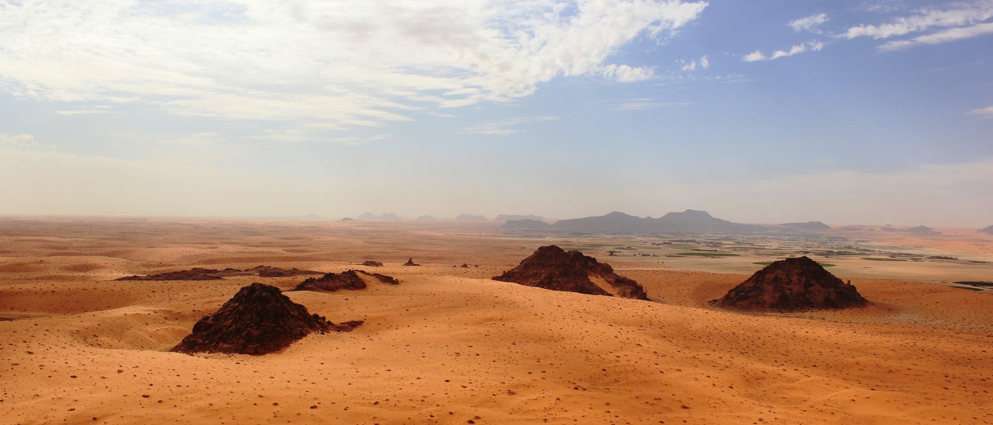Wüste im Norden Saudi-Arabiens, im Foto die Oase Jubbah.