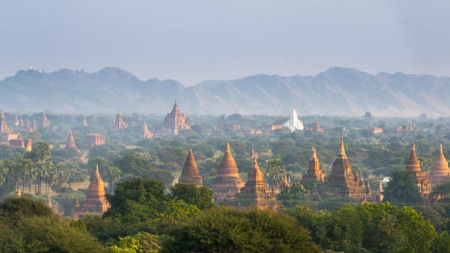 Aussicht auf die Tempelstadt Bagan