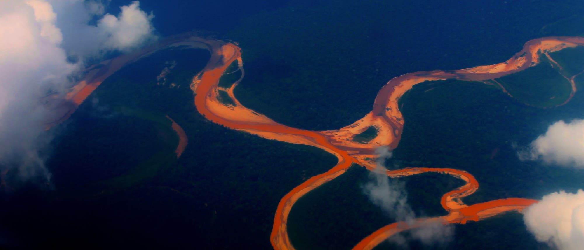 Fluss in Amazonien (Symbolbild) Fluss in Amazonien (Symbolbild)