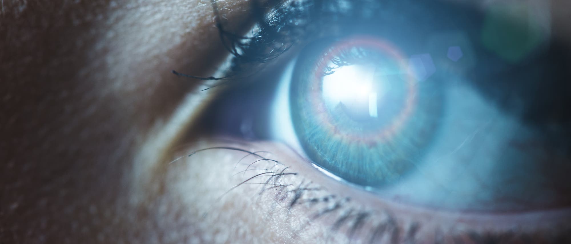 Auge sieht Hologramm Auge sieht Hologramm