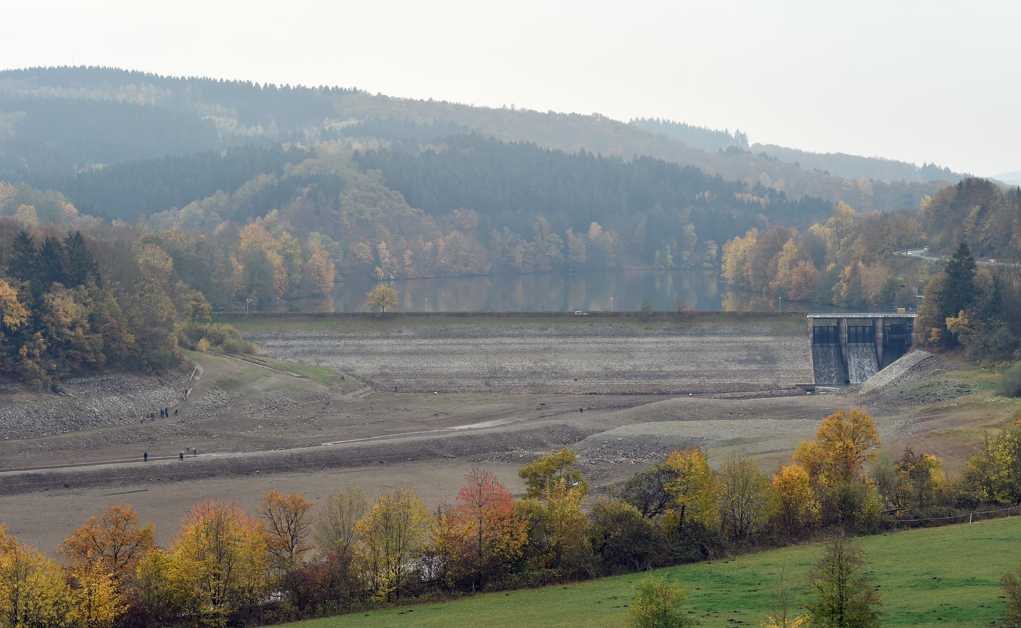 Niedrigwasser am Biggesee Niedrigwasser am Biggesee