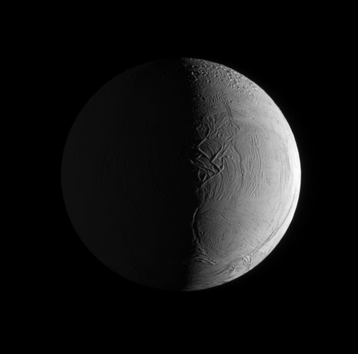 Strukturen auf Enceladus