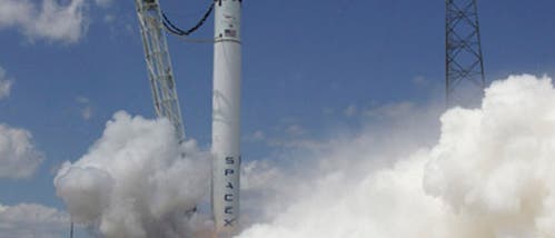 Erste Probezündung der Falcon 9 am 13. März 2010 Erste Probezündung der Falcon 9 am 13. März 2010