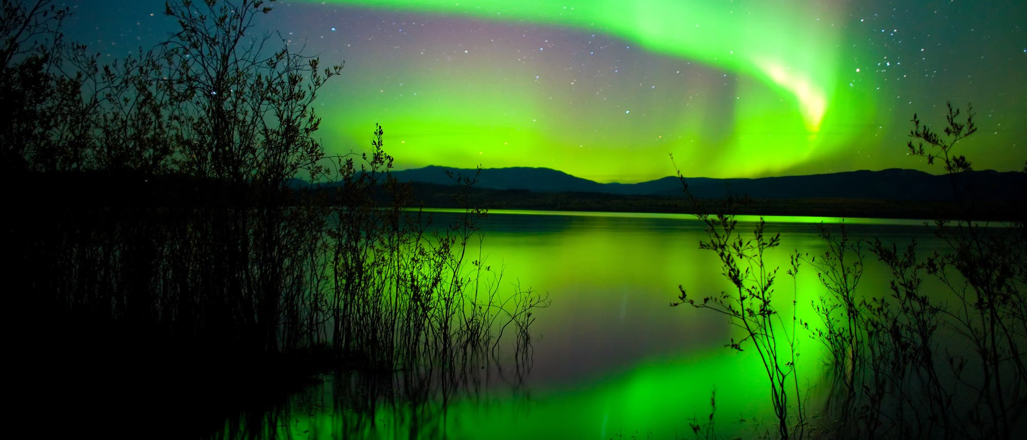 Polarlicht über dem Yukon in Kanada Polarlicht über dem Yukon in Kanada
