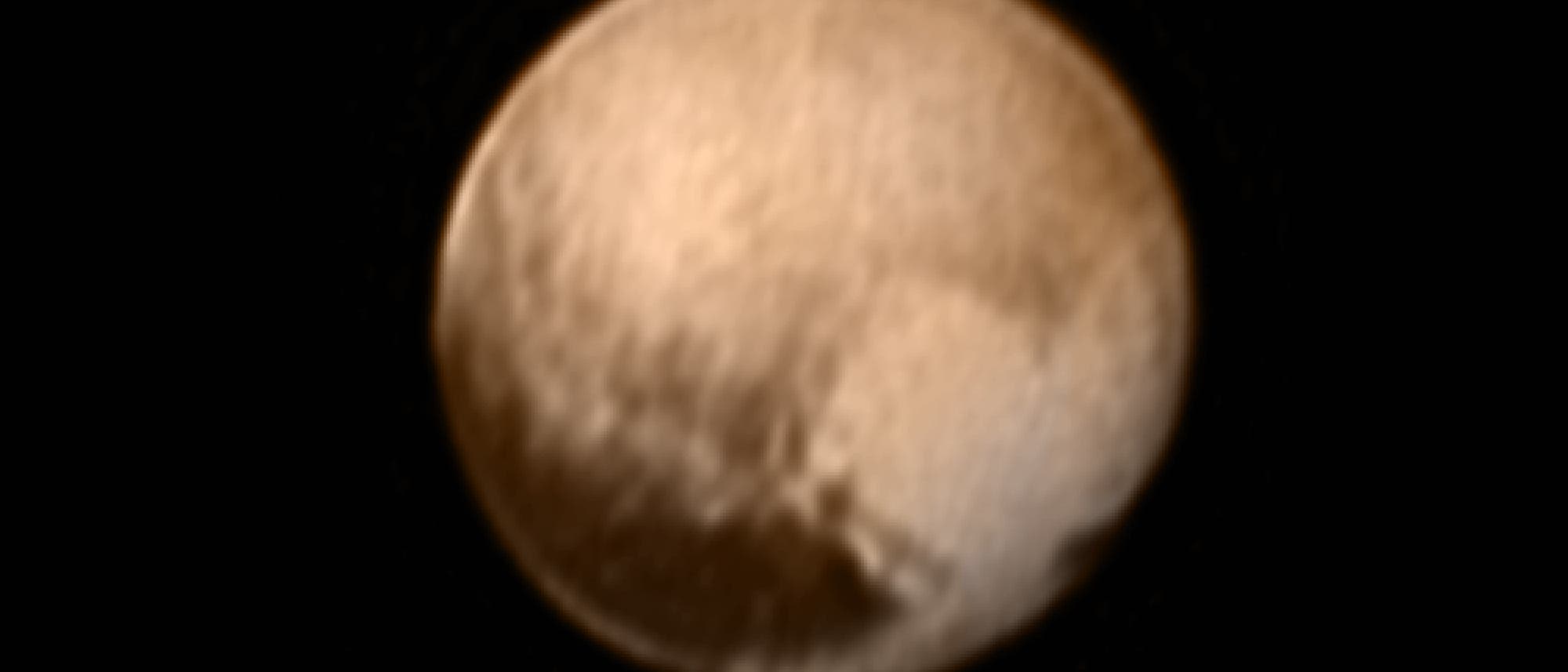 Pluto mit Herz (Farbaufnahme) Pluto mit Herz (Farbaufnahme)