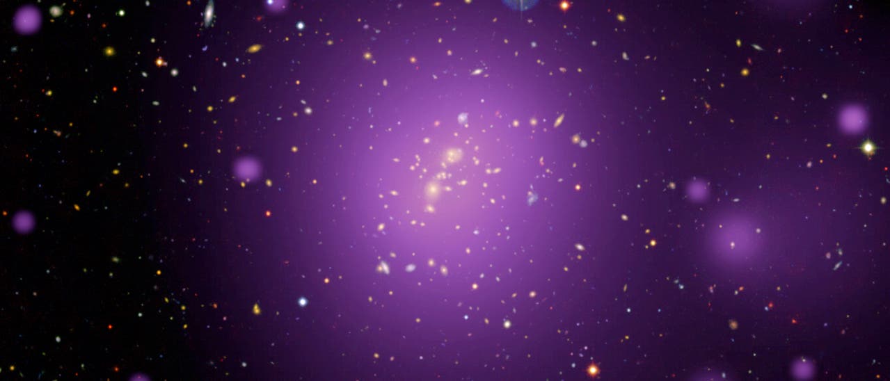 Heißes Gas in Galaxienhaufen (lila) Heißes Gas in Galaxienhaufen (lila)