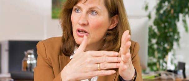 Sibylle Günter ist Wissenschaftliche Direktorin des Max-Planck-Instituts für Plasmaphysik und leitet die Abteilung Tokamaktheorie.
