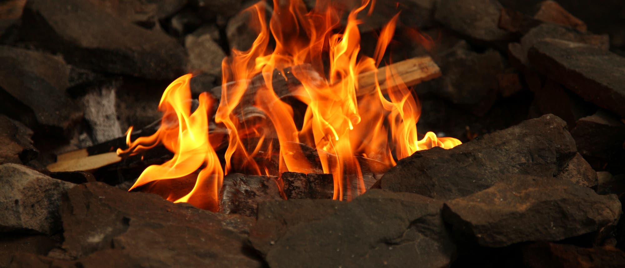 Prasselndes Lagerfeuer Prasselndes Lagerfeuer