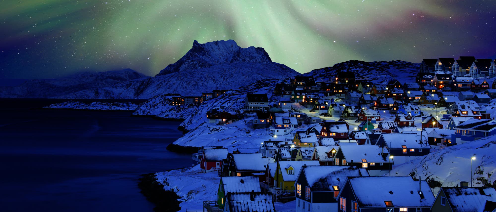 Polarlichter über Nuuk auf Grönland Polarlichter über Nuuk auf Grönland