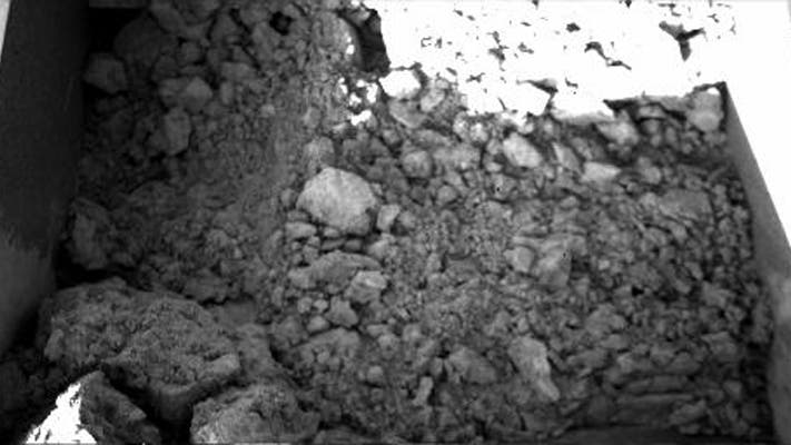 Marsboden in der Grabschaufel von Phoenix