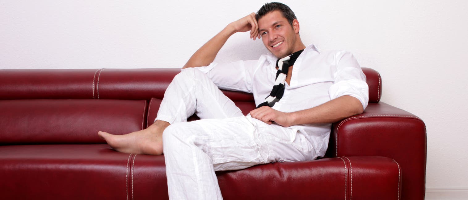 Mann im Sitzen Mann im Sitzen