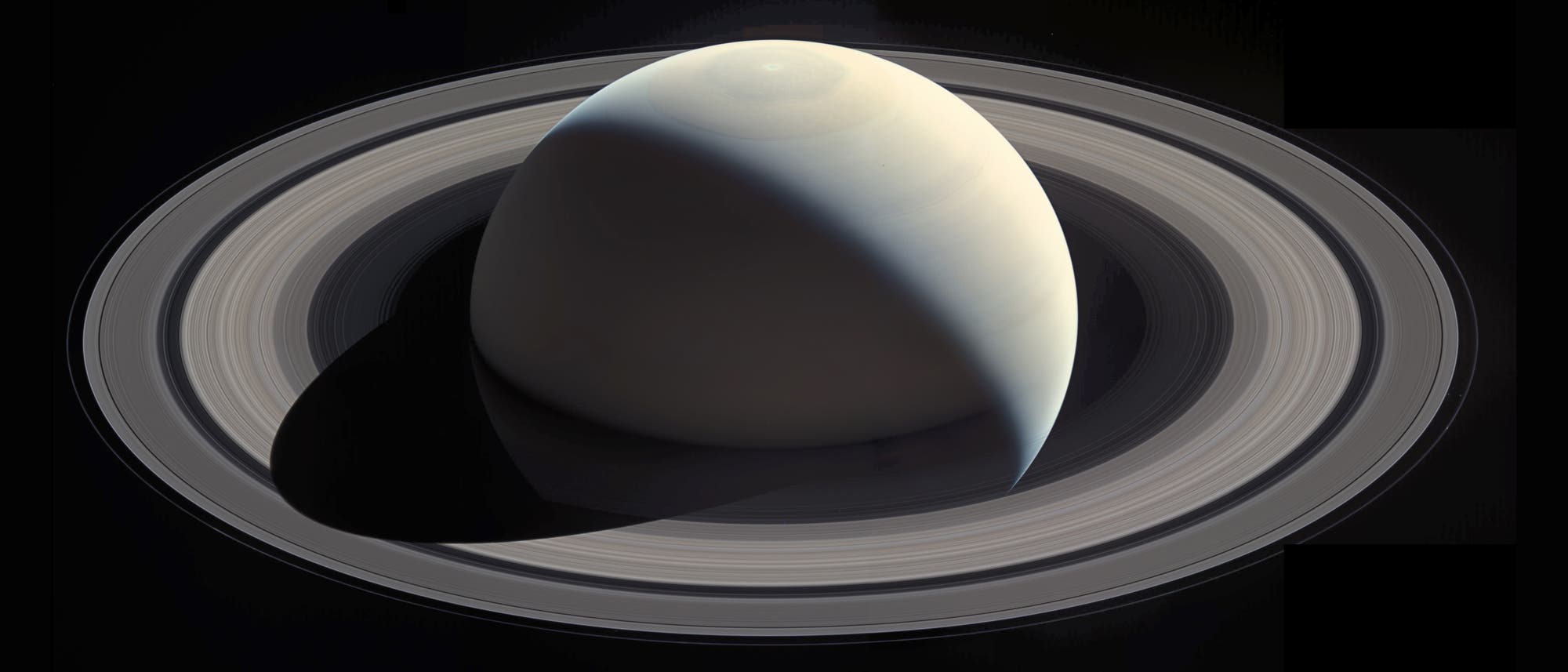 Ein Bild Saturns, aufgenommen vom Orbiter Cassini Ein Bild Saturns, aufgenommen vom Orbiter Cassini