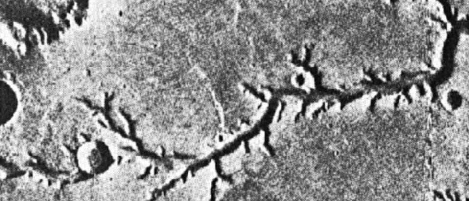 Mariner 9 fotografiert Nirgal Vallis (Aufnahme von 1972)