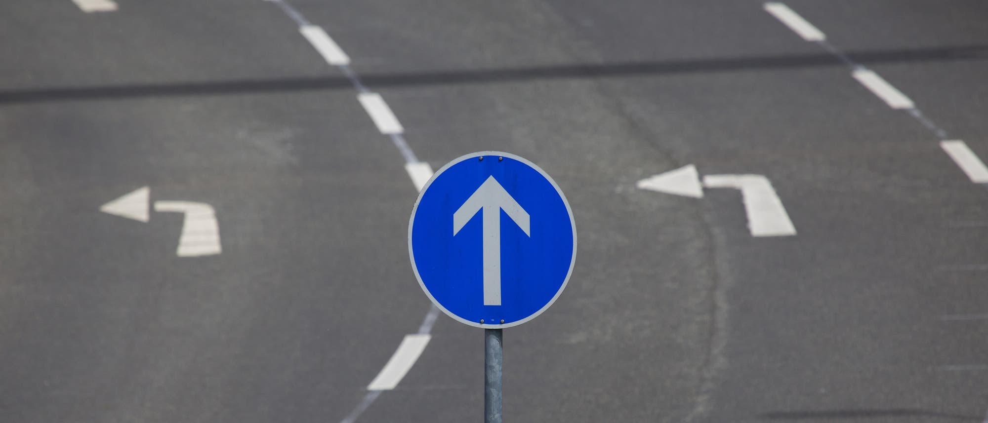 Straßenmarkierungen Straßenmarkierungen