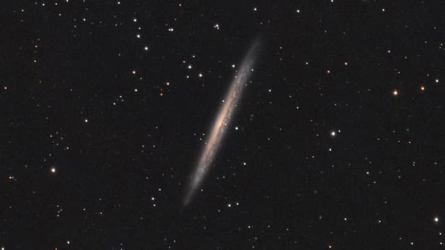 Spiralgalaxie NGC 5907 im Sternbild Drache 