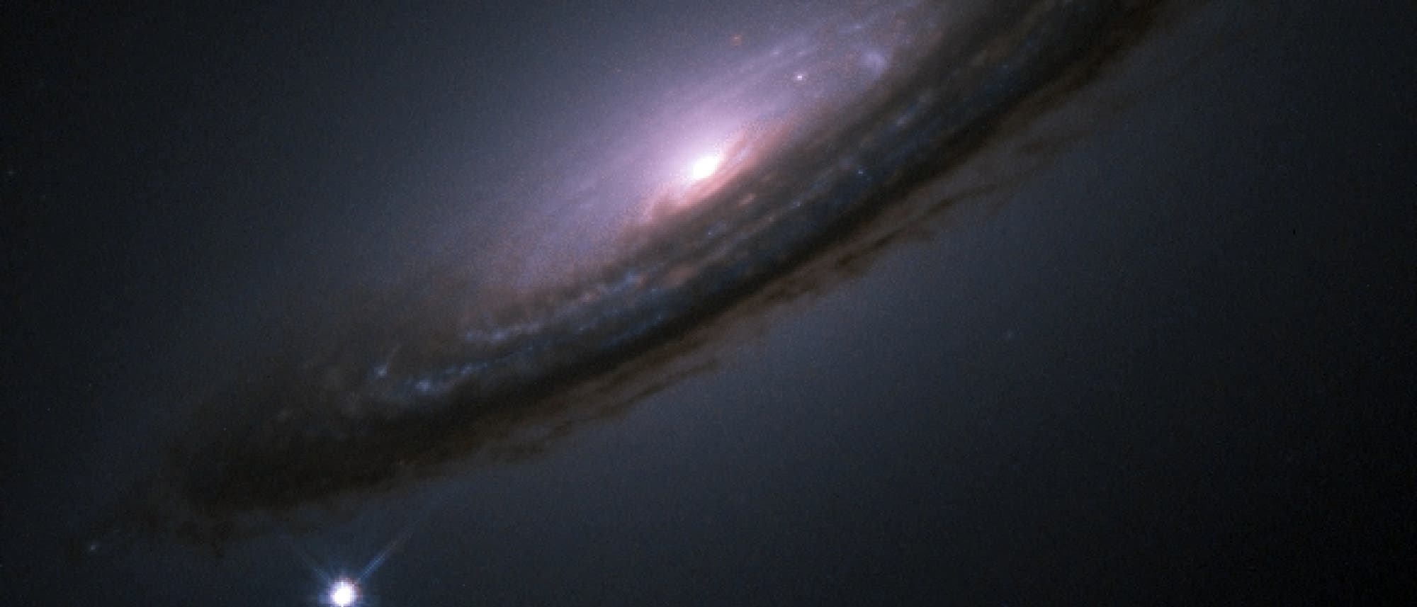 Fast so hell wie eine Galaxie Fast so hell wie eine Galaxie