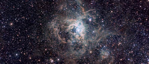 Der Tarantelnebel und R 136 in der Großen Magellanschen Wolke Der Tarantelnebel und R 136 in der Großen Magellanschen Wolke