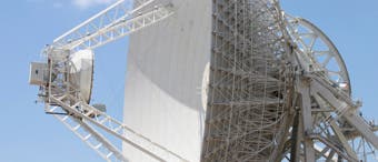 Das 64-Meter-Radioteleskop auf Sardinien Das 64-Meter-Radioteleskop auf Sardinien