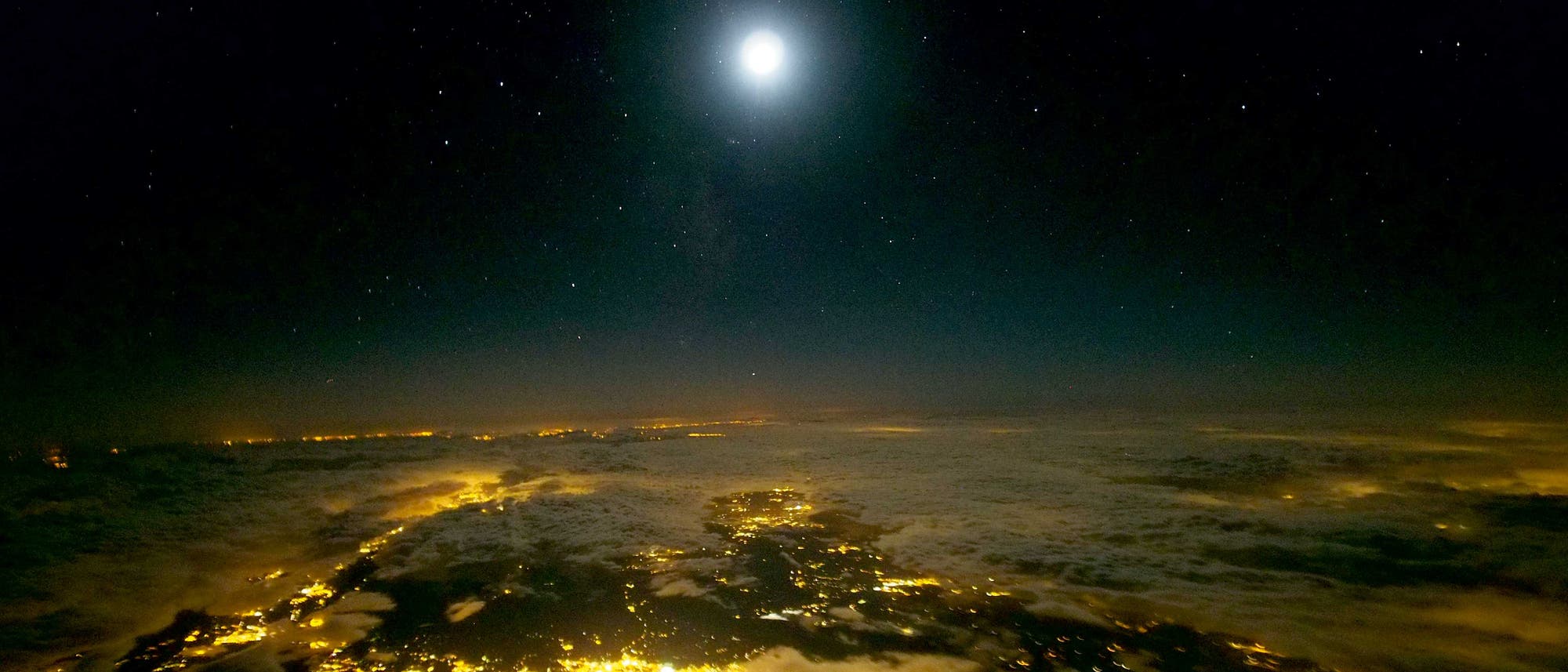 Der Mond über den Rhône-Alpen Der Mond über den Rhône-Alpen