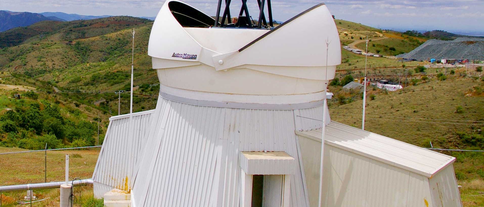 Das Hamburger robotische 1,2-Meter-Teleskop »el TIGRE« in Guanajuato, Mexiko Das Hamburger robotische 1,2-Meter-Teleskop »el TIGRE« in Guanajuato, Mexiko
