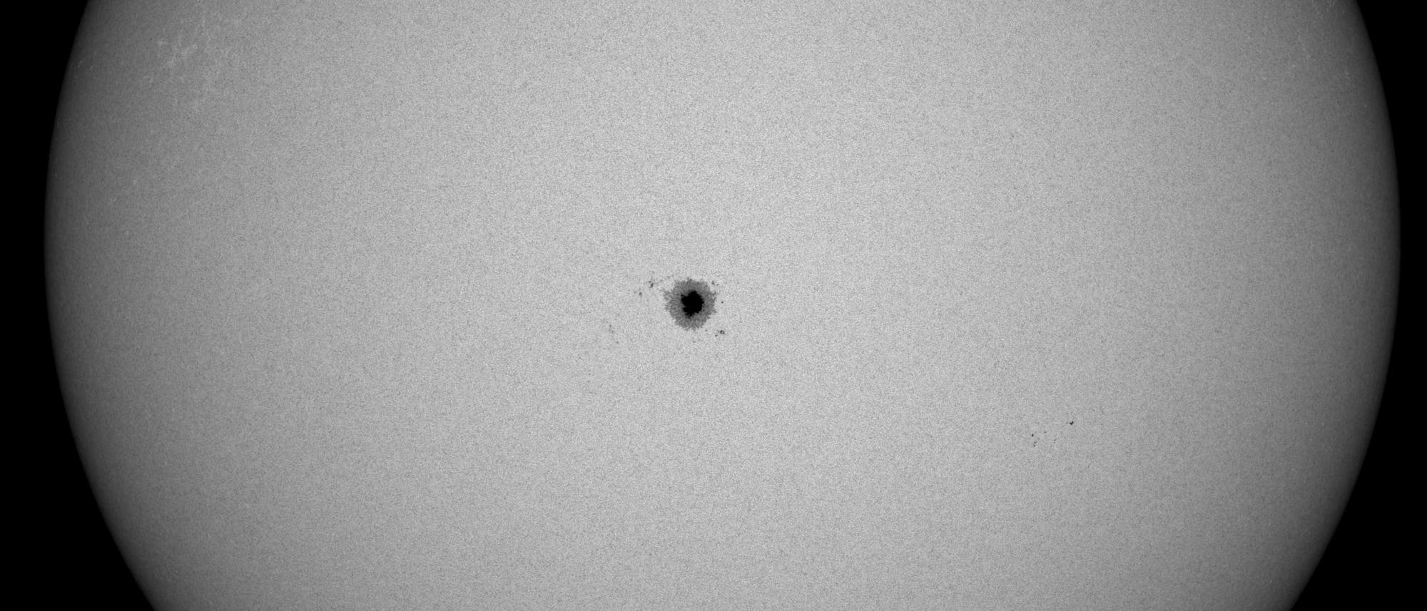 Großer Sonnenfleck am 20. Mai 2016 Großer Sonnenfleck am 20. Mai 2016