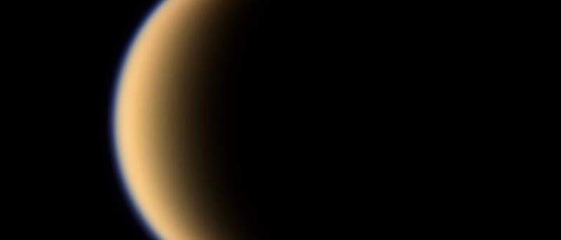 Der Saturnmond Titan im sichtbaren Licht