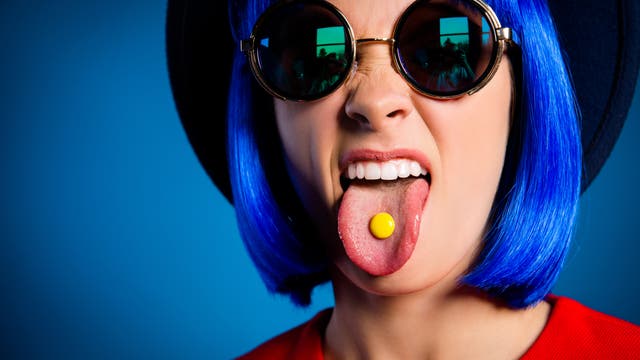 Pille auf Zunge