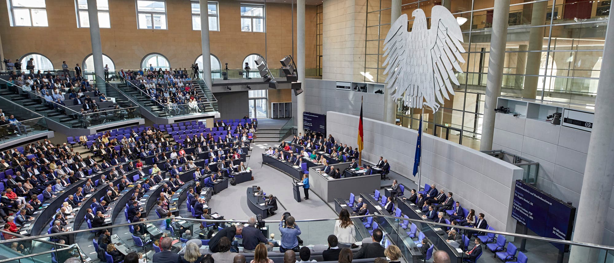 Debatte im Plenum des Bundestags. Debatte im Plenum des Bundestags.