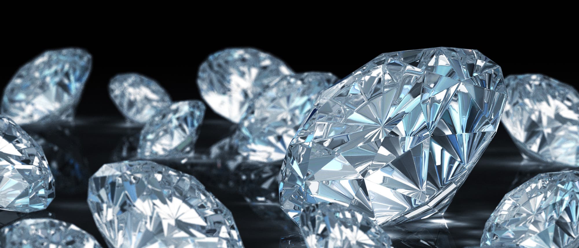 Ein Diamant entsteht meist durch Druck im Erdmantel, der Schicht zwischen Erdkruste und Erdkern. Ein Diamant entsteht meist durch Druck im Erdmantel, der Schicht zwischen Erdkruste und Erdkern.