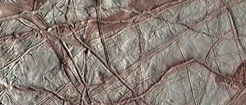 Zerkratzte Oberfläche des Jupitermondes Europa Zerkratzte Oberfläche des Jupitermondes Europa