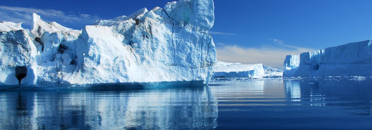 Eisberge in der Diskobucht in Grönland