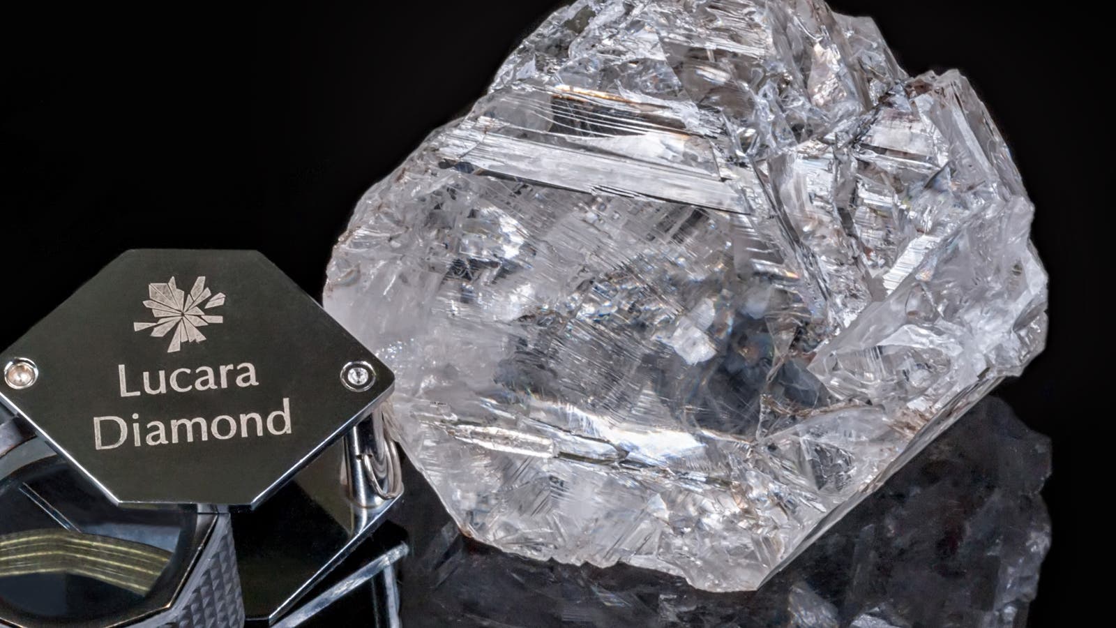 Что прочнее алмаза. Искусственный камень тверже алмаза. Алмаз из Ботсваны. Обсидиан и Алмаз.