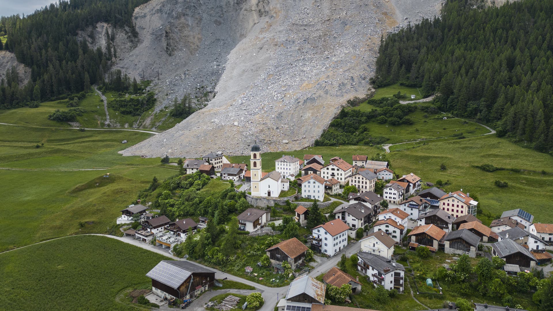 Brienz in Graubünden: the aftermath of the landslide