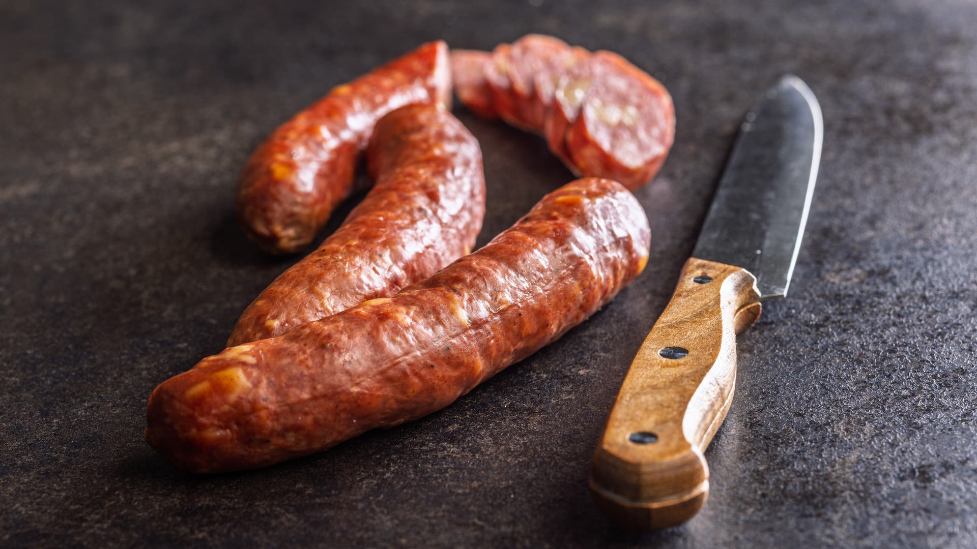 Mechanik-von-weichem-Material-Wurst-zu-schneiden-ist-eine-Wissenschaft