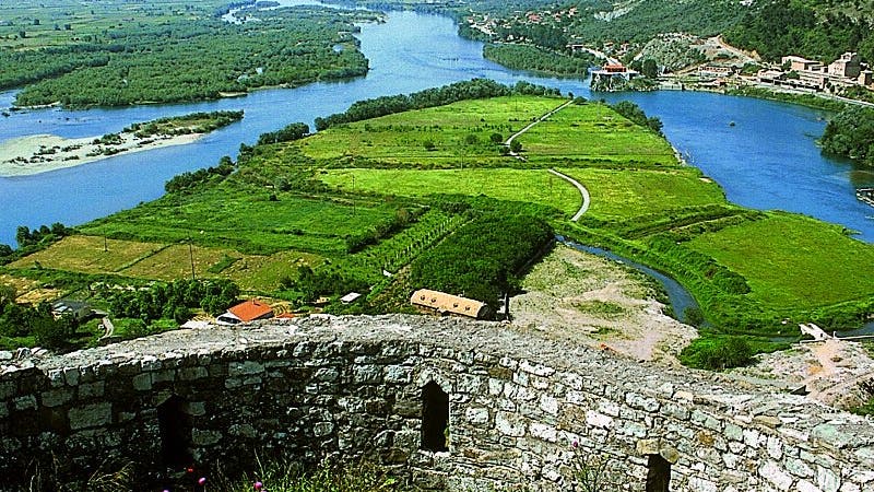 Flusslandschaft Bojana