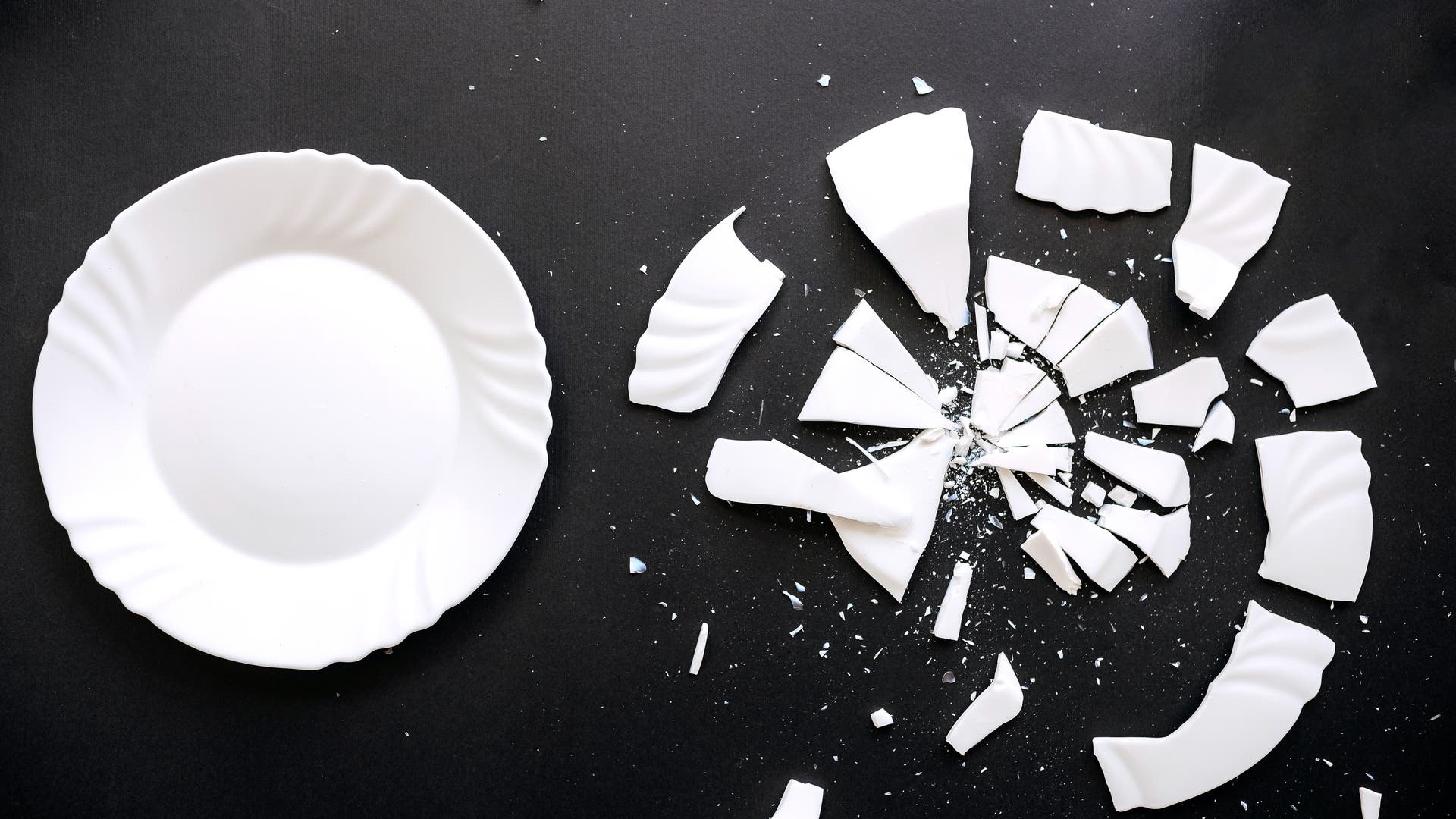 Weltformel-der-Zerst-rung-Warum-Scherben-einer-verborgenen-Regel-gehorchen