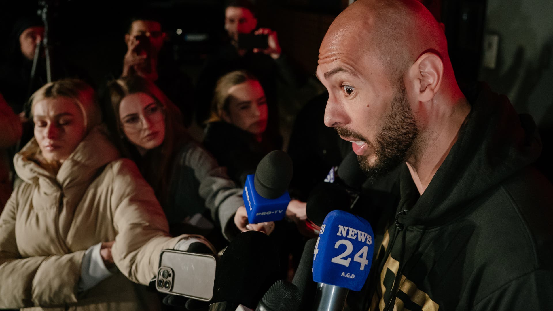 Darwins-Ideen-als-Waffe-In-antifeministischen-Online-Foren-wird-gern-die-Evolutionstheorie-bem-ht-um-reaktion-re-Geschlechterrollen-zu-legitimieren-Welche-Thesen-dort-kursieren-