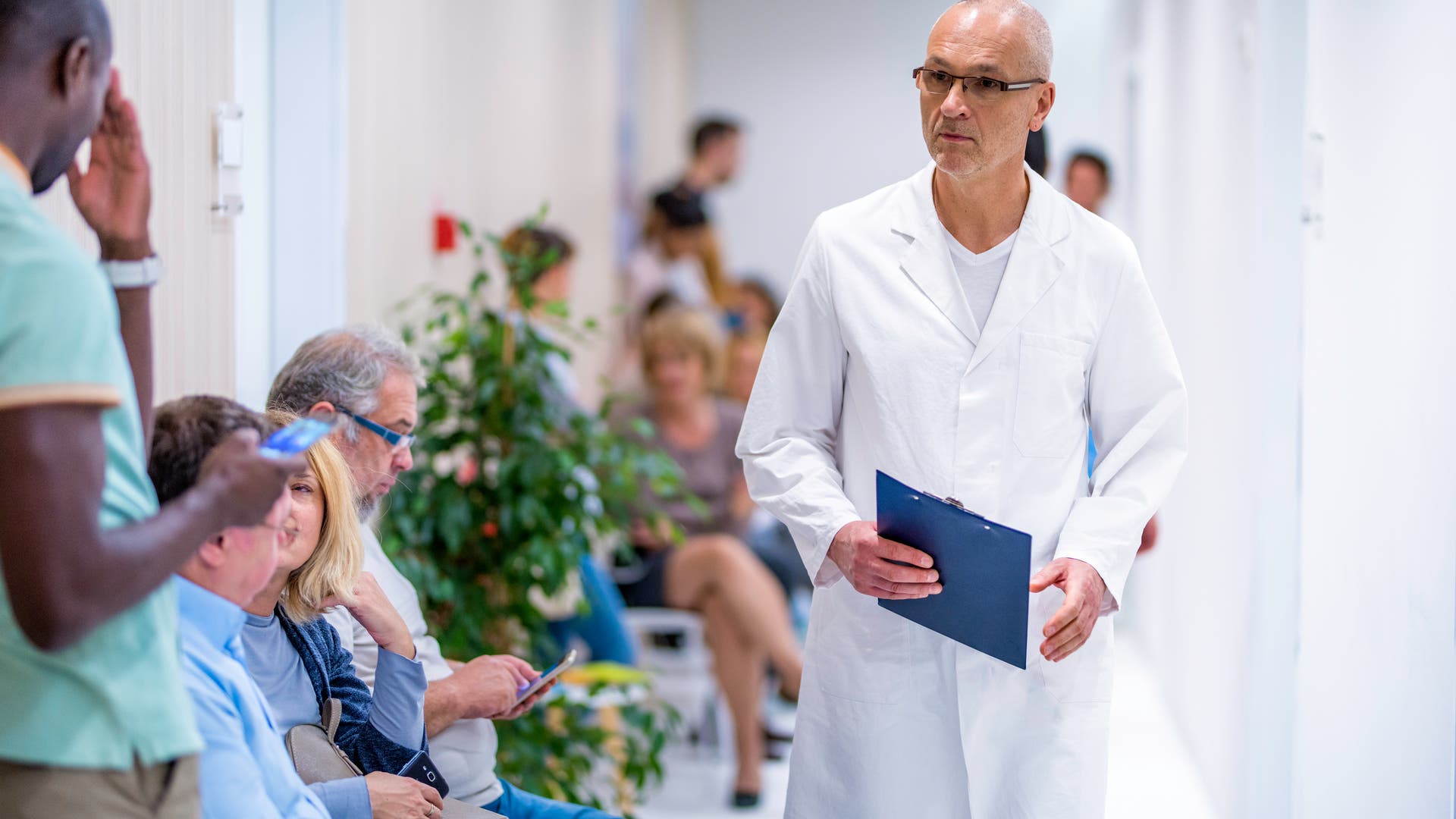 Telemedizin-Warum-die-Digitalisierung-im-Wartezimmer-sitzt
