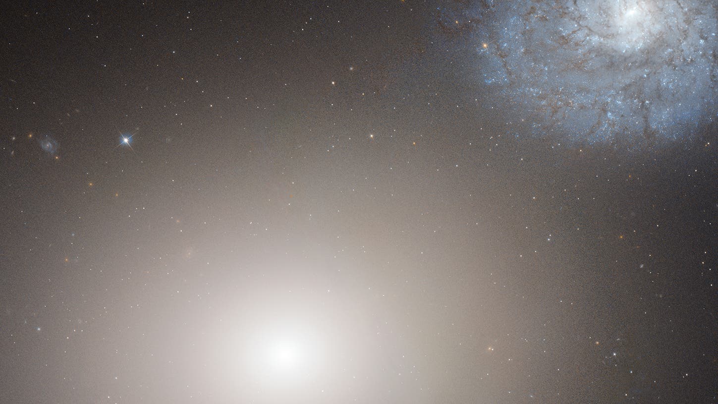 Galaxien Messier 60 und NGC 4647 Spektrum der Wissenschaft