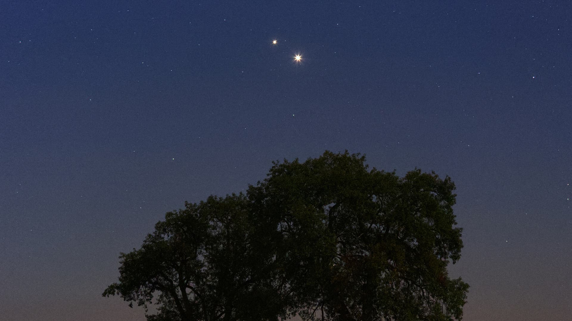 Morgenhimmel-Jupiter-und-Venus-l-sen-UFO-Meldungen-aus