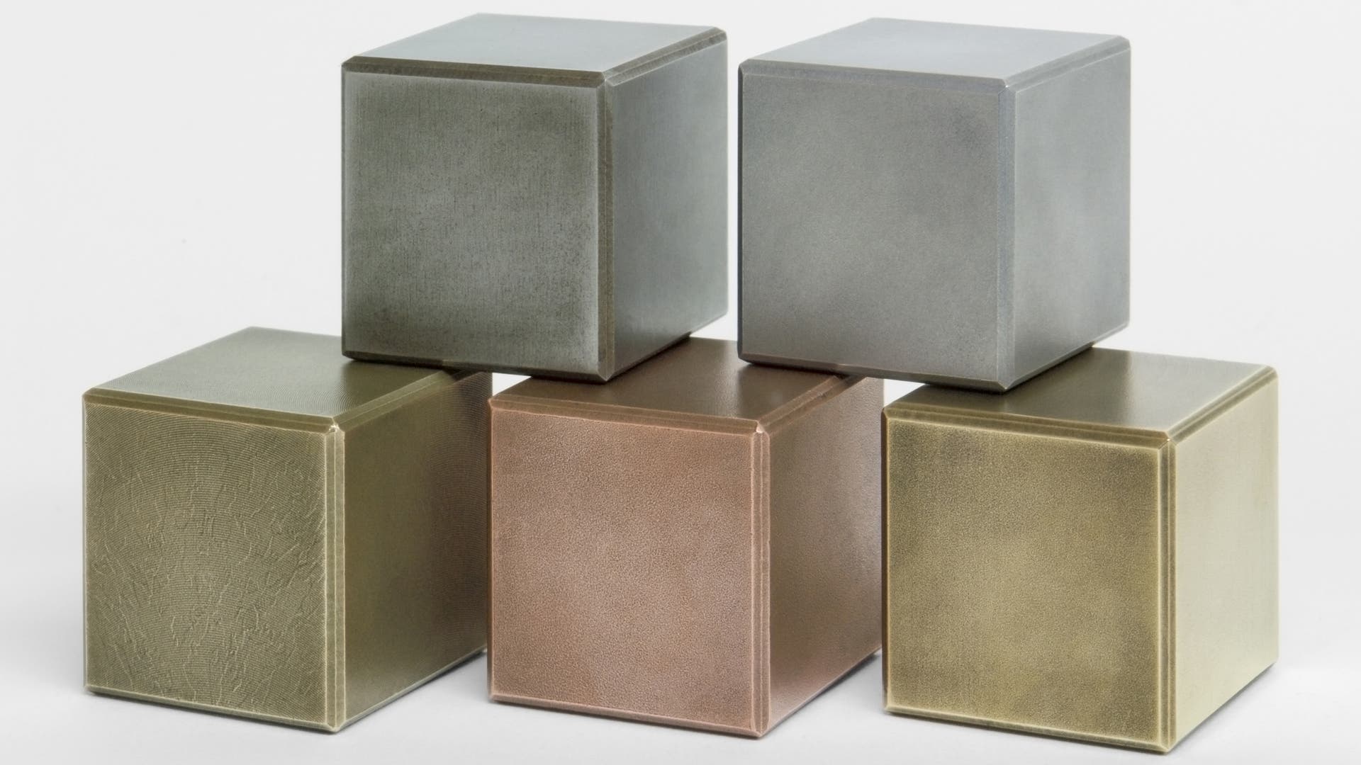 Металлический куб купить. Металлический кубик. Металлические Кубы. Кубик из металла. Полированный металлический куб.