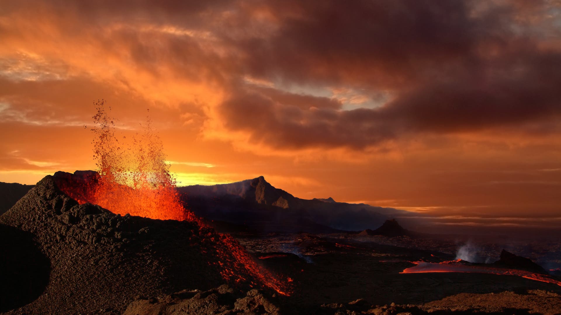 Der Ausbruch des Piton de la Fournaise und Flug MH370 Spektrum der