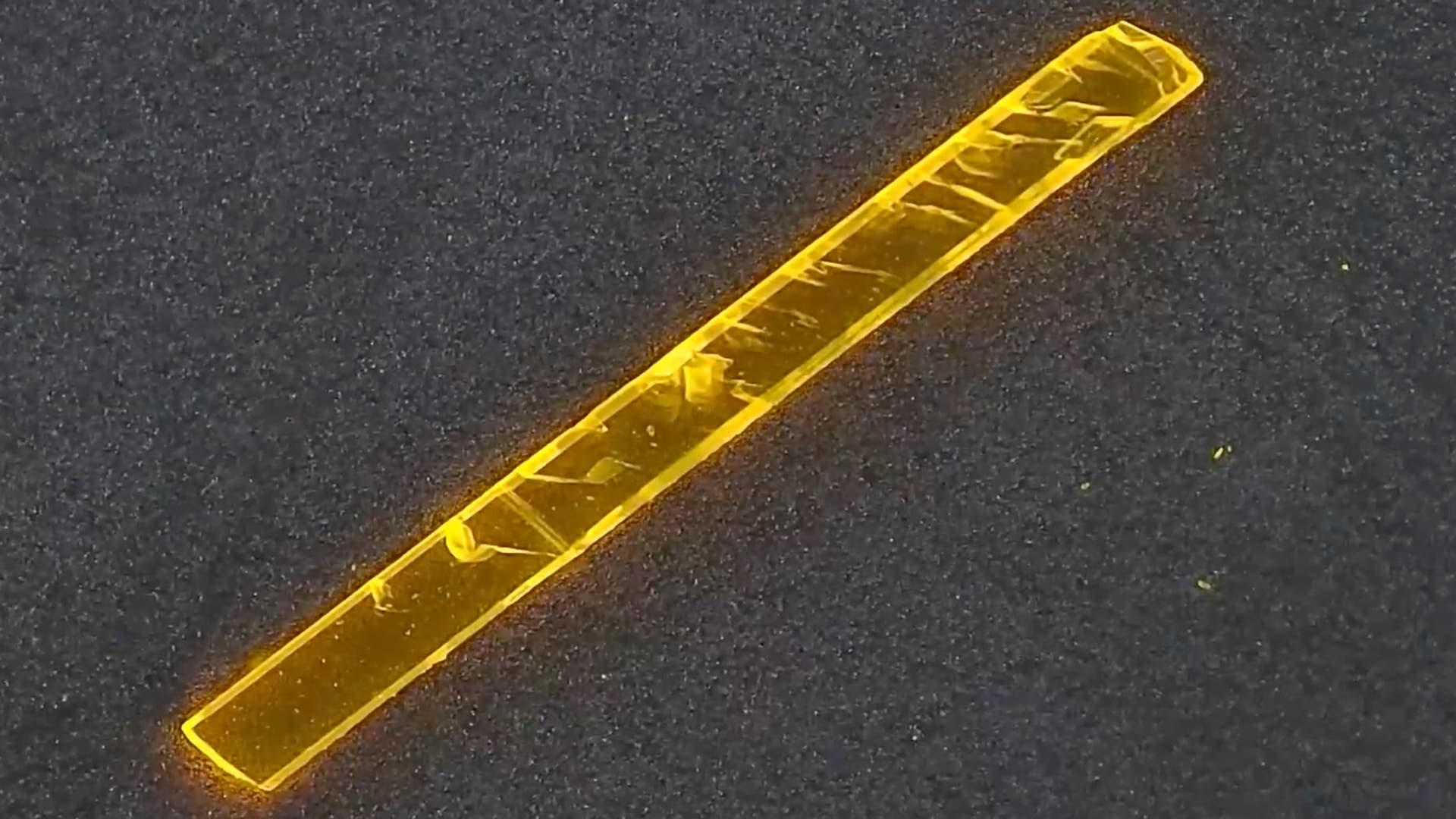 Selbstheilende-Materialien-Bisher-unbekannter-Mechanismus-flickt-Risse-automatisch